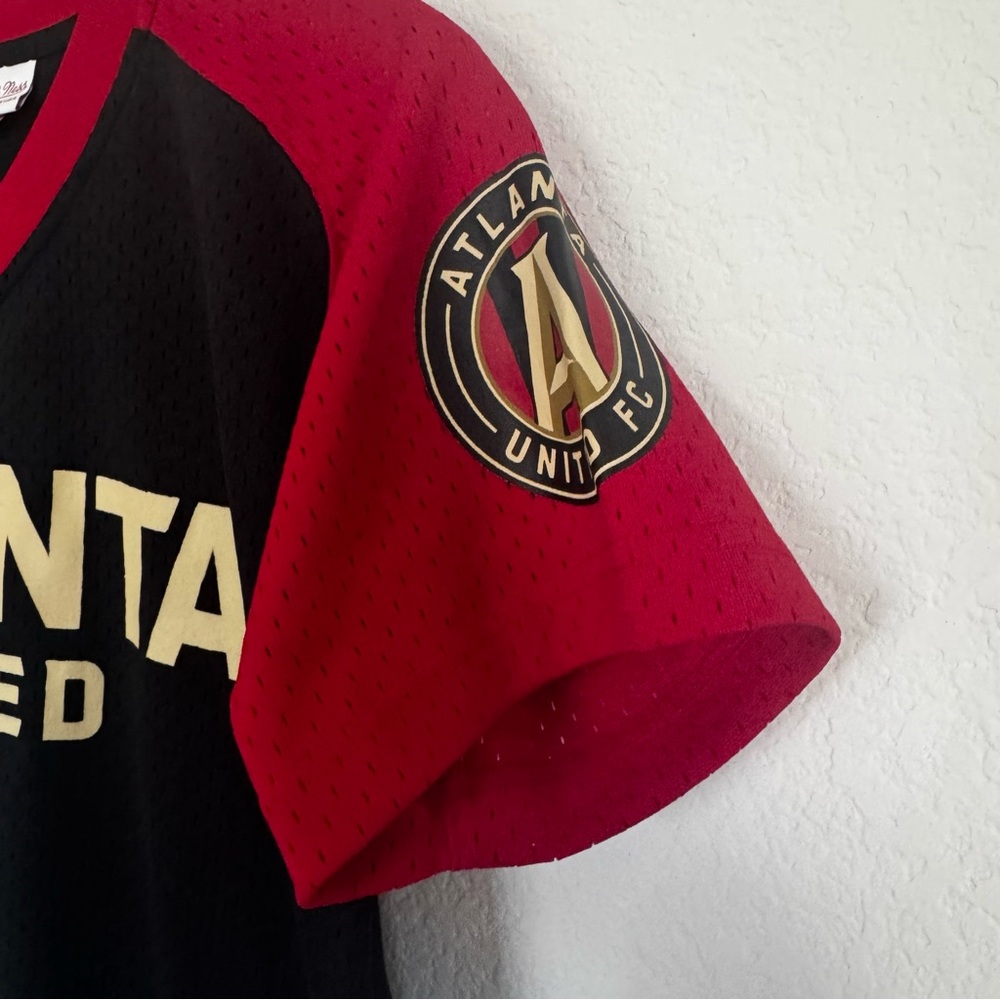 MITCHELL & NESS MLS ATLANTA UNITED FC V-NECK JERSEY SIZE SMALL - Picture 5 of 5
